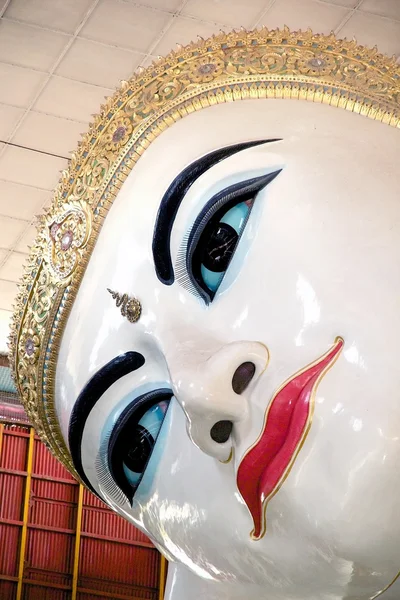 Chaukhtatgyi Bubbha Temple, Yangon, Myanmar — Stock Photo, Image