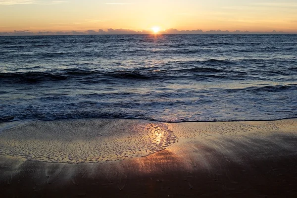 Solnedgång och havet — Stockfoto