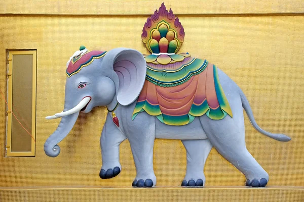 仏 Dordenma、ティンプー、ブータンで象 — ストック写真