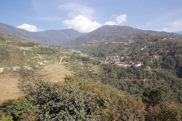 Landschaft mit trongsa dzong, trongsa, bhutan — Stockfoto