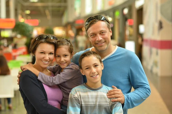 Family  walking in city — Stock Photo, Image