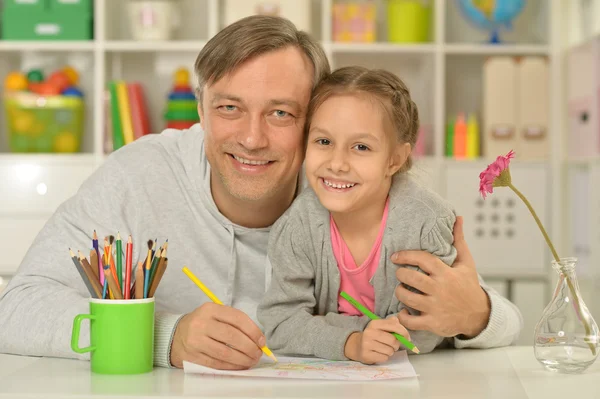 Portret szczęśliwy malarstwa rodziny — Zdjęcie stockowe