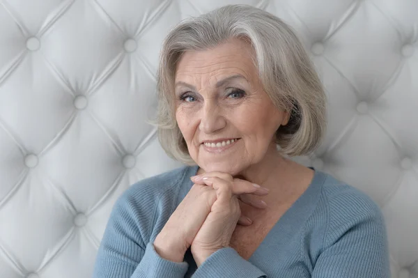 Retrato de mulher sênior — Fotografia de Stock