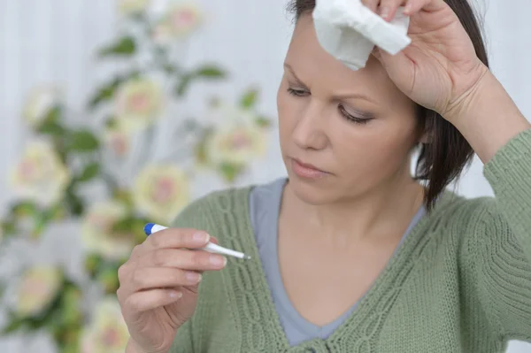 Sick brunette woman — Stock Photo, Image