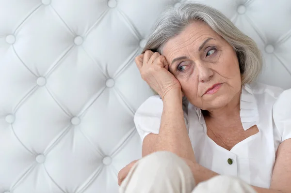 憂鬱な年配の女性 — ストック写真
