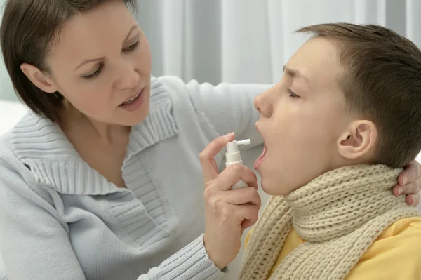 Madre e hijo — Foto de Stock