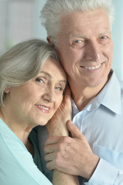 Feliz pareja de ancianos — Foto de Stock