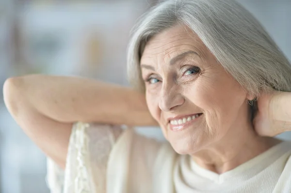 Retrato de mulher sênior — Fotografia de Stock