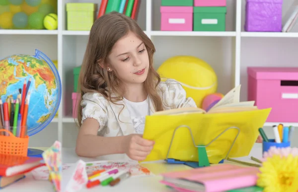 Estudante menina na classe — Fotografia de Stock