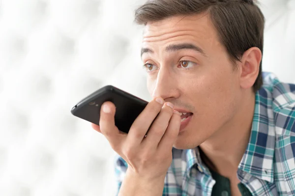 Man spreken op de telefoon — Stockfoto