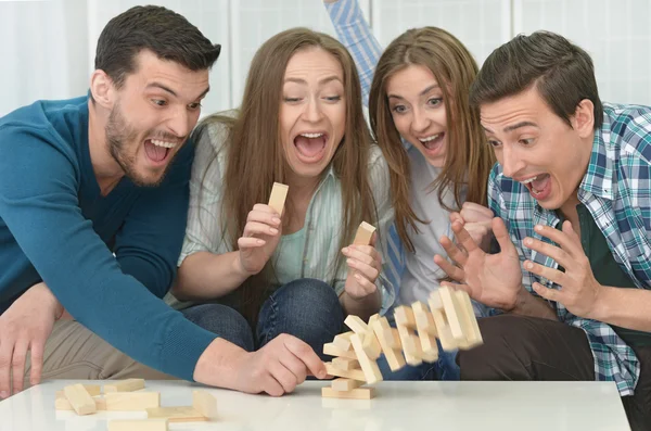 Happy vänner ha kul tillsammans — Stockfoto