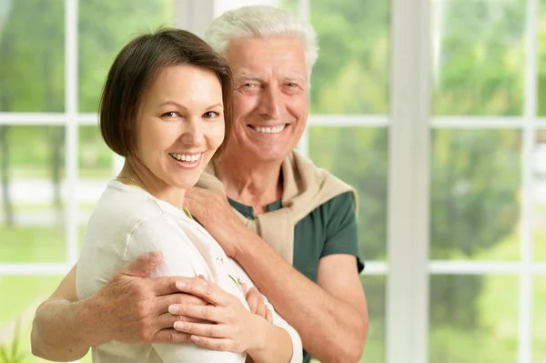 Gelukkig senior vader met dochter — Stockfoto