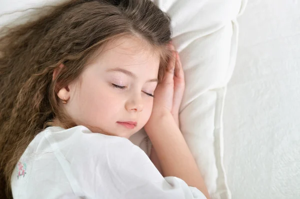 Roztomilá holčička spí — Stock fotografie