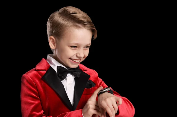 Menino bonito de smoking. — Fotografia de Stock