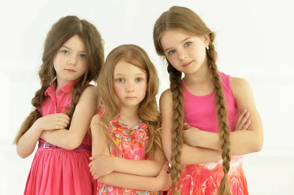 Retrato de niñas lindas posando — Foto de Stock