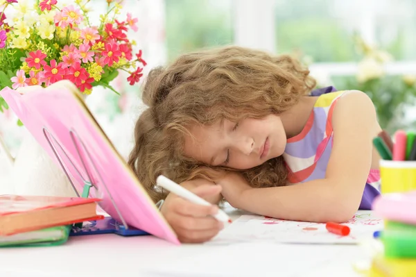 Girl sleeping during art class — Stock Photo, Image