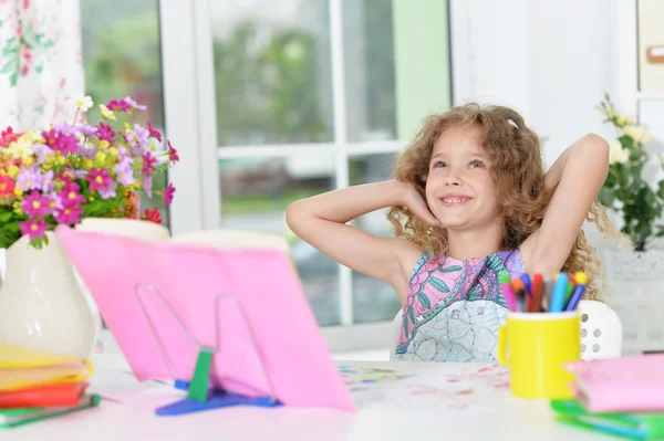 Student girl  with book — Stock Photo, Image