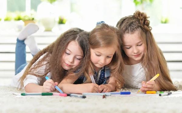 Portrait of Little girls drawing — Stock Photo, Image