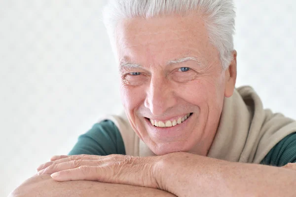 Retrato de homem sênior feliz — Fotografia de Stock