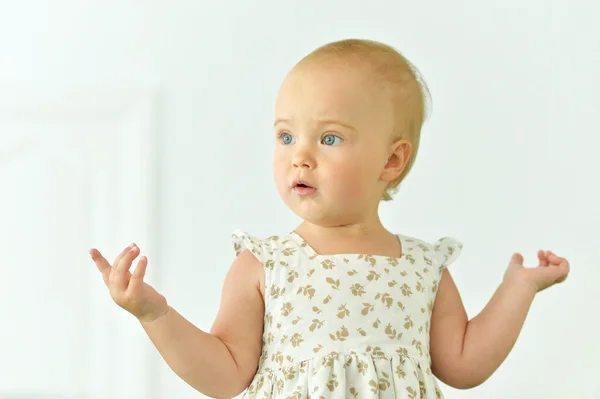 Portrait of  Beautiful little girl — Stock Photo, Image