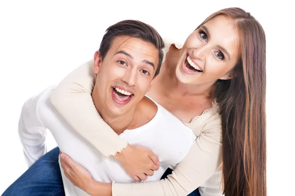 Feliz jovem casal abraçando — Fotografia de Stock