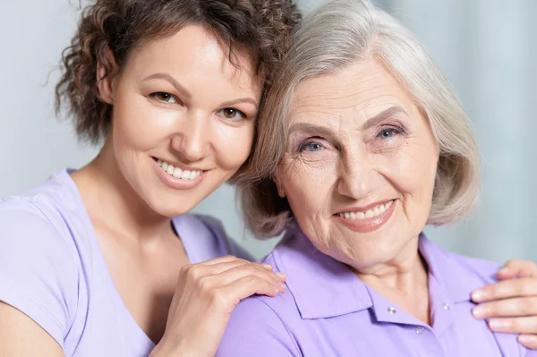 Senior woman with daughter — Stock Photo, Image