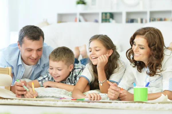 Happy famyli have fun together — Stock Photo, Image