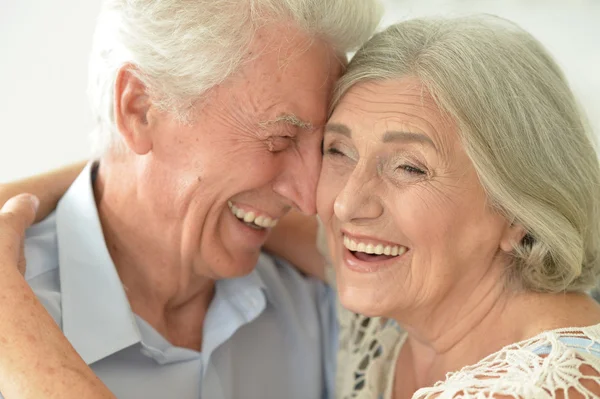 Portret van gelukkige mooie hoge paar — Stockfoto