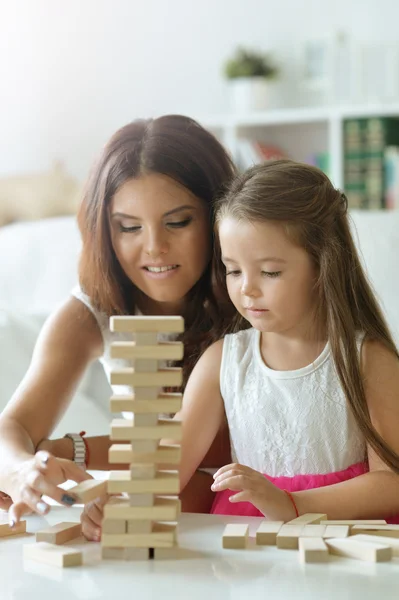 Moeder en dochter spelen — Stockfoto