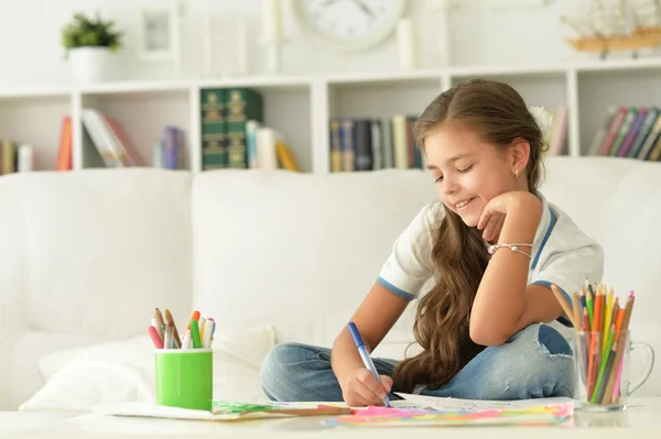 Klein meisje tekening — Stockfoto