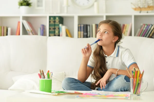 Klein meisje tekening — Stockfoto