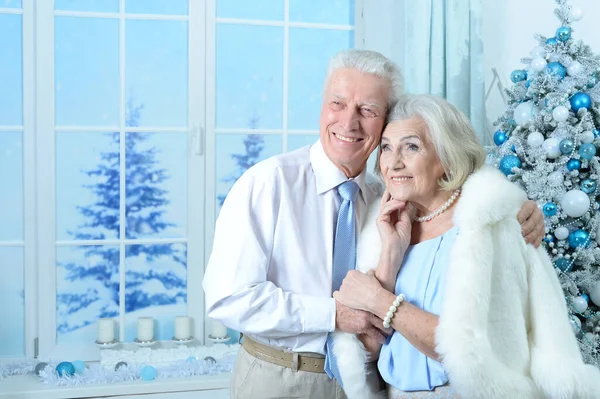 Retrato Feliz Pareja Ancianos Navidad Casa — Foto de Stock