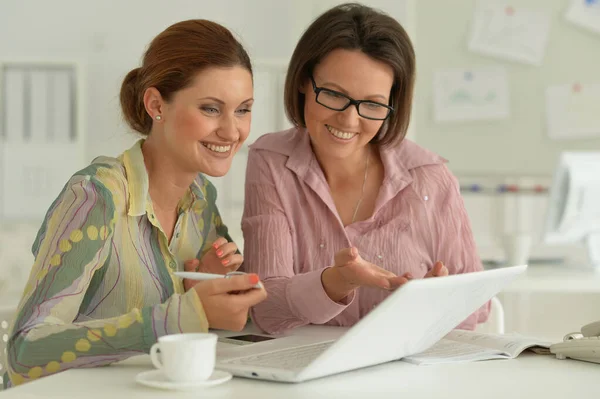 Architecten Werken Modern Kantoor Met Laptop — Stockfoto