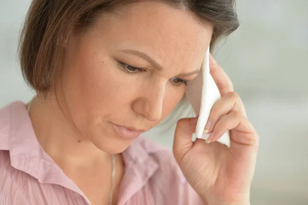 Schöne Junge Kranke Frau Hause — Stockfoto