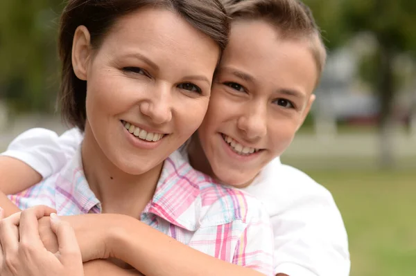 Beautiful Mother Son Park — Stock Photo, Image