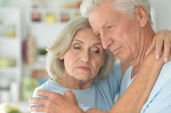 Porträt Eines Traurigen Senioren Paares Posiert Hause — Stockfoto