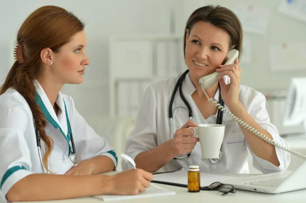 Female Doctors Working Hospital — Stock Photo, Image