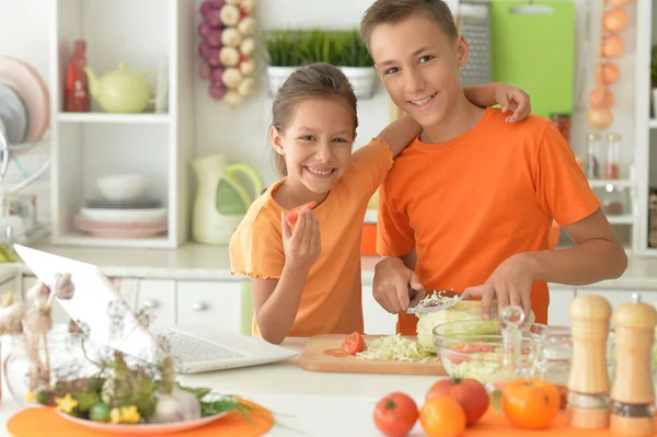 Gelukkig Familie Koken Samen Keuken — Stockfoto