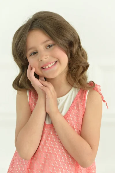 Beautiful Happy Girl Looking Camera Indoors — Foto de Stock