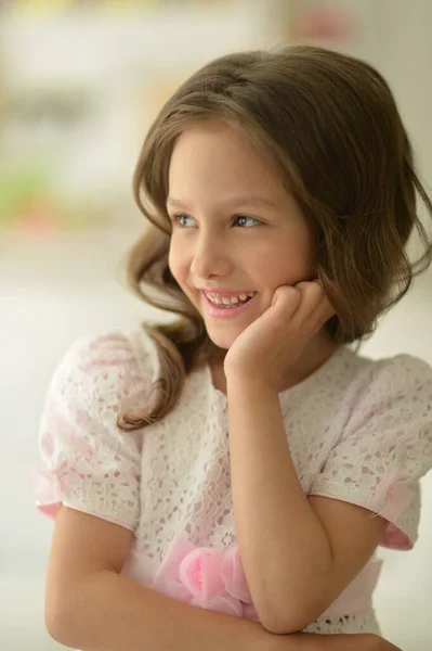 Portrait Cute Girl Looking Away Studio — Φωτογραφία Αρχείου