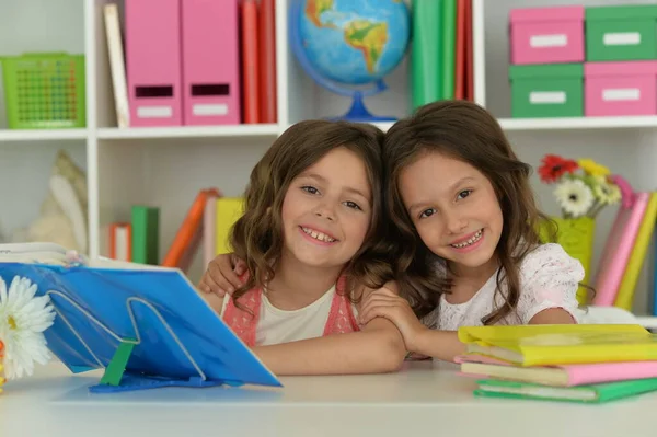 Retrato Chicas Lindas Lección — Foto de Stock