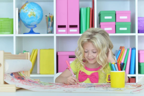 Schattig Meisje Tekening Foto Bureau Thuis — Stockfoto