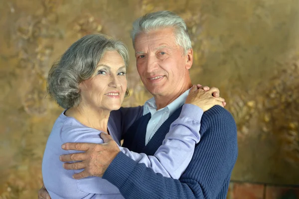 Couple de personnes âgées amoureux — Photo