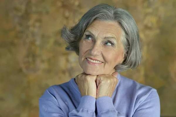 Mujer mayor sonriente — Foto de Stock