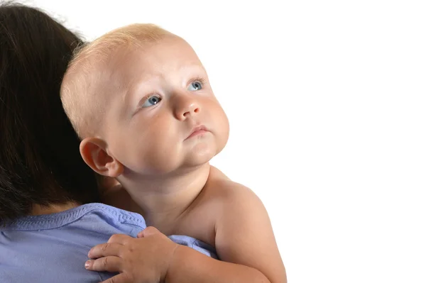 Moeder houden babyjongen — Stockfoto