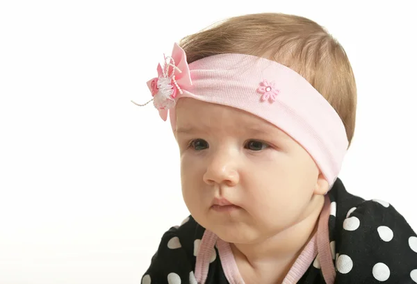 Linda niña en vestido rosa — Foto de Stock