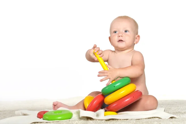 Bebé niño jugando con juguetes —  Fotos de Stock
