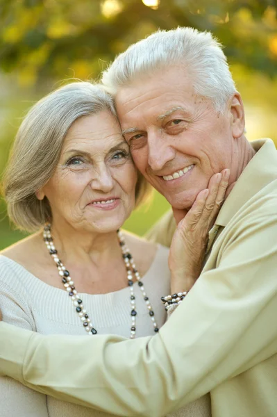 Mature couple  in the park — Stock Photo, Image