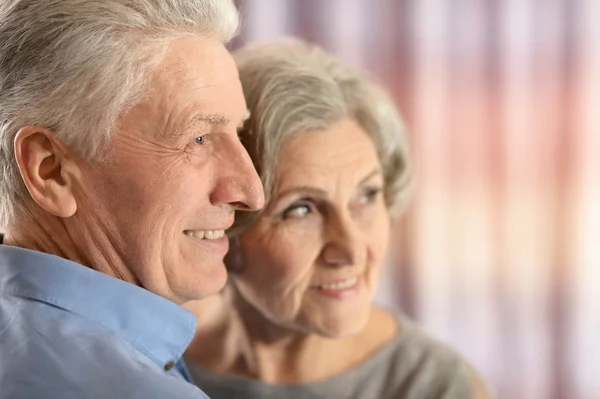 Glückliches Seniorenpaar — Stockfoto