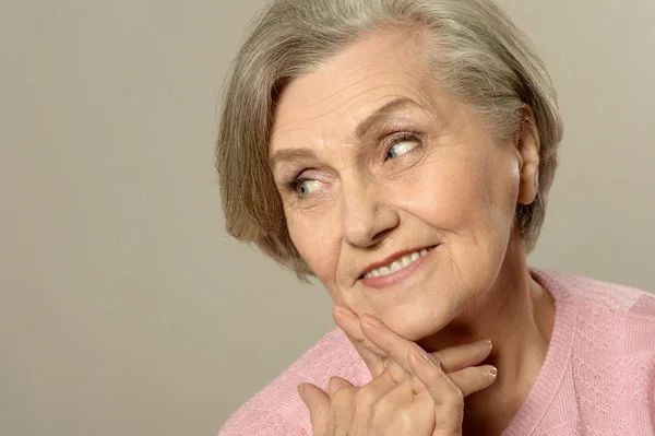 Belle femme âgée souriante — Photo